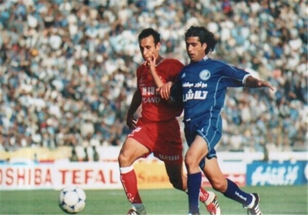 کورس دیدنی گل محمدی با مهاجم گلزن استقلال در دربی/عکس