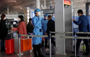 چین برخی از قوانین تست کووید را برای ایالات متحده و سایر مسافران کاهش می دهد