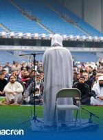 نماز عیدفطر در ورزشگاه بلکبرن انگلیس/عکس