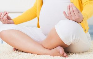 یوگای بارداری؛ باید و نبایدها و حرکت‌های مفید برای این دوران