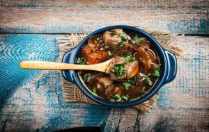 طرز تهیه خورش ریواس خوشمزه