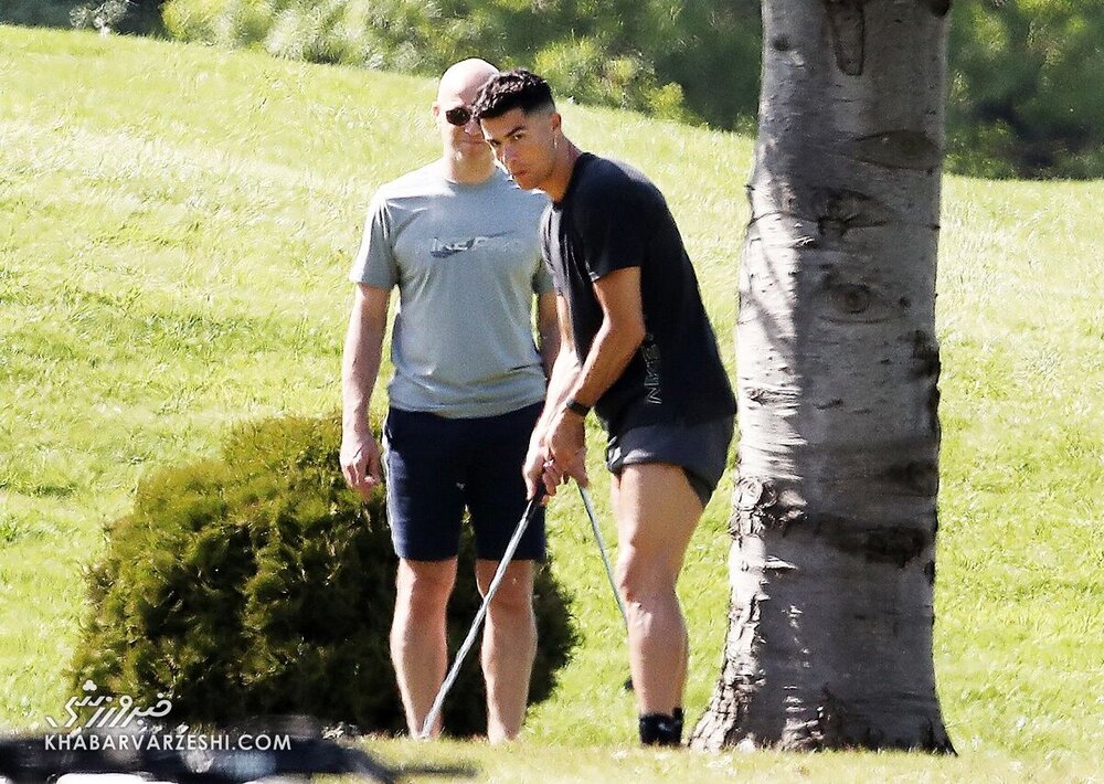 گلف‌بازی رونالدو در تعطیلات/عکس