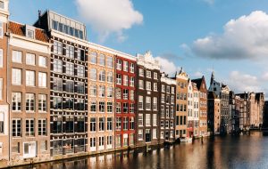 یک مقام مالی هلندی می خواهد سرمایه گذاران خرد را از تجارت مشتقات کریپتو منع کند