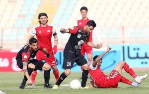 علت توقف بازی پرسپولیس – تراکتور + فیلم