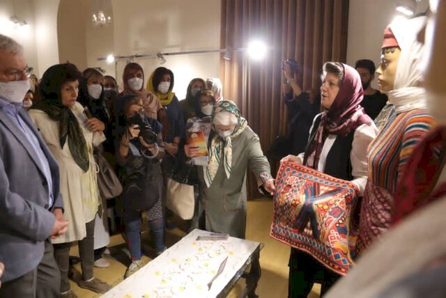 از سیر تحول بنز تا لباس‌های ملکه‌های ارمنی