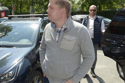 ببینید | فرار فرد هتاک به قرآن از خشم مسلمانان سوئد