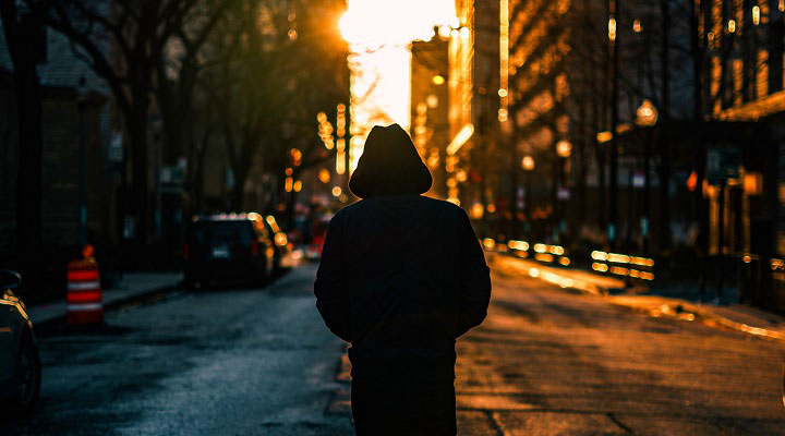 فواید پیاده روی در شب