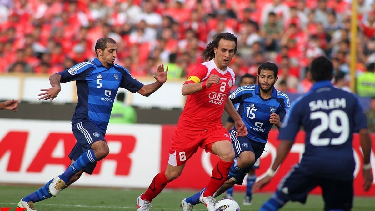 جادوگر آسیا در محاصره سه بازیکن الهلال/عکس