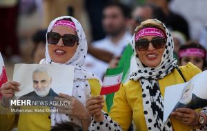 روزنامه همشهری: اراذل سیاسی که روز عاشورا کف و سوت می زدند، حالا نگران برگزاری مراسم”سلام فرمانده” در روز قبل از شهادت امام صادق شده اند روزنامه همشهری: اراذل سیاسی که روز عاشورا کف و سوت می زدند، حالا نگران برگزاری مراسم”سلام فرمانده” در روز قبل از شهادت امام صادق شده اند