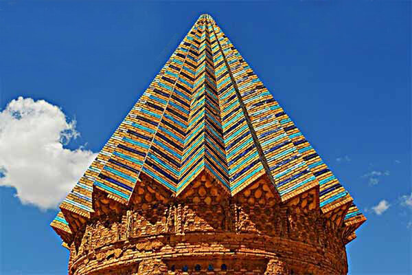 میل اخنگان، مبهم اما باشکوه و تاریخی