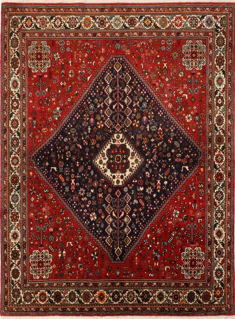 پراکندگی سحرآمیز طرح‌ها در قالی آباده