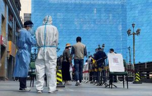 پکن حمل و نقل عمومی را با گسترش کووید در چین محدود می کند