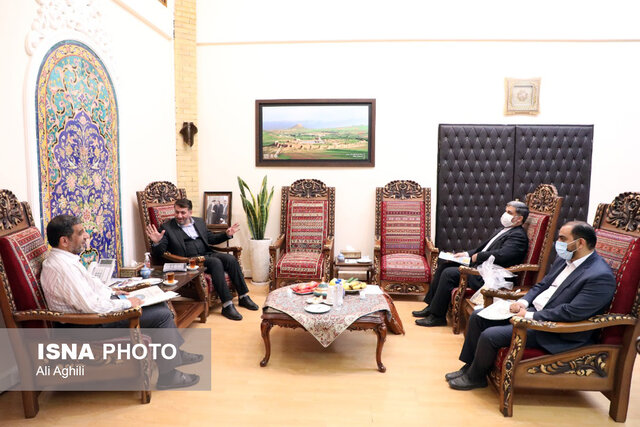 پیگیری و رفع موانع سرمایه‌گذاری برای توسعه زیرساخت‌های گردشگری یزد