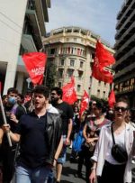 کارگران یونانی در اعتراض به افزایش هزینه انرژی در تظاهرات اول ماه مه اعتراض کردند