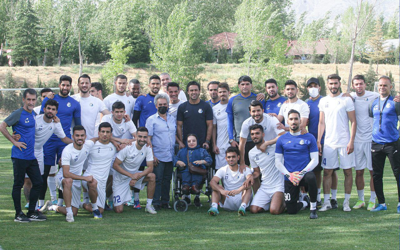 یک زن مهمان ویژه فرهاد مجیدی و استقلالی ها در تمرین