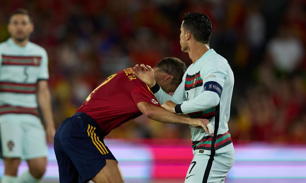 خشم رونالدو و درگیری در وسط زمین!/عکس