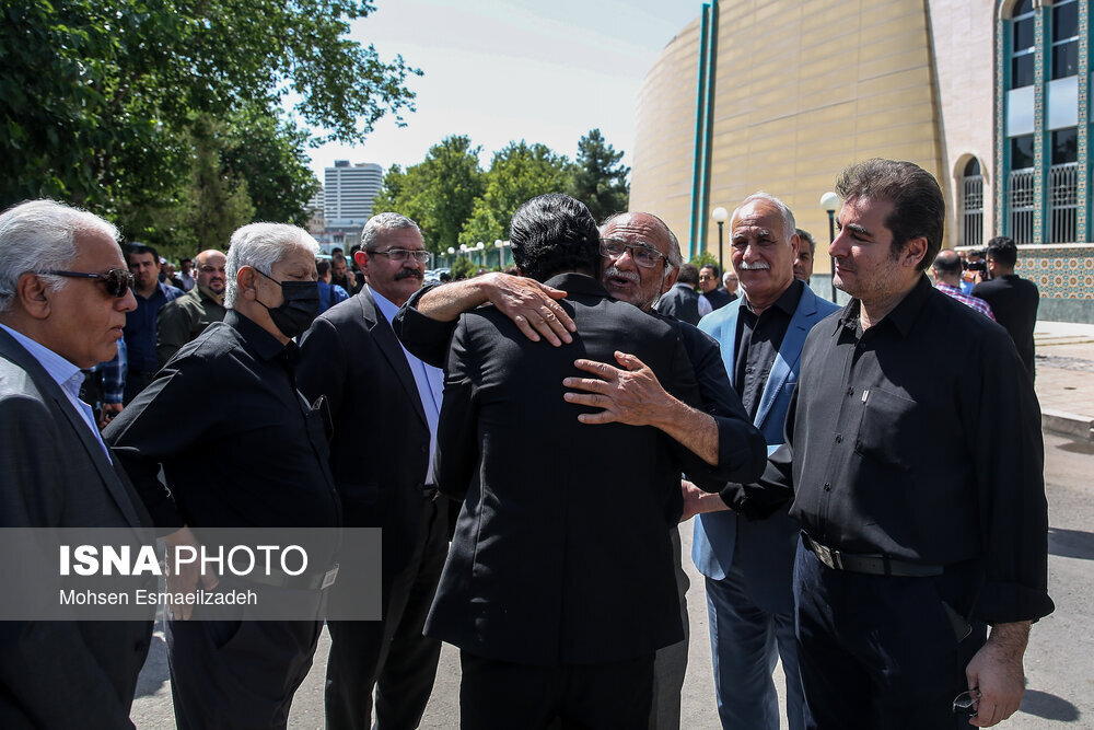 مهدی صباغی به خاک سپرده شد/ عکس