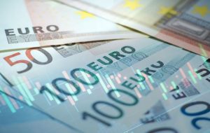 یورو به سطوح 20 ساله کم شکست کاهش می یابد