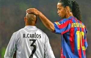 نبرد رونالدینیو و روبرتو کارلوس در میامی/عکس نبرد رونالدینیو و روبرتو کارلوس در میامی/عکس