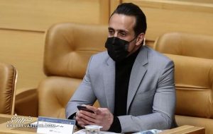 واکنش علی کریمی به خبر مهاجرت همیشگی + عکس