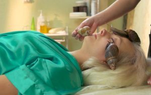 حلزون تراپی چیست؟ موسین حلزون چه فوایدی دارد؟