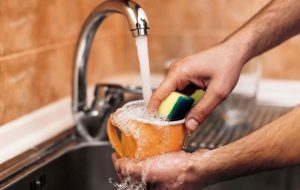 کیا موقع شستن ظرف این اشتباهو انجام میدن؟