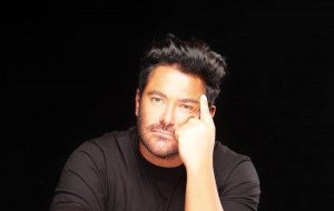 خواستگاری دختر زیبای ایرانی از محمدرضا گلزار + فیلم خواستگاری دختر زیبای ایرانی از محمدرضا گلزار + فیلم