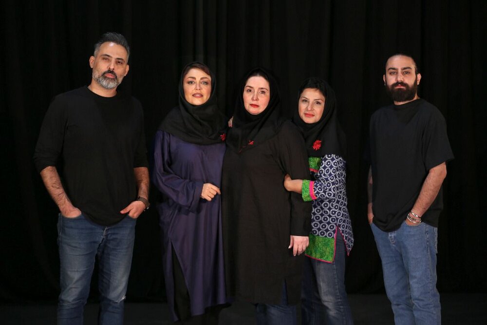 «عاشقانه‌ها» با بازی  شقایق فراهانی، ژاله صامتی و امیر عظیمی به صحنه می‌آید