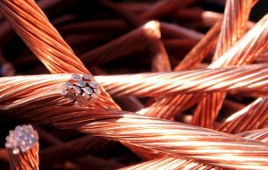 قیمت مس به زیر 4.20 دلار نوسان می‌کند، داده‌های خوش‌بینانه چین صعودی را تضمین می‌کند