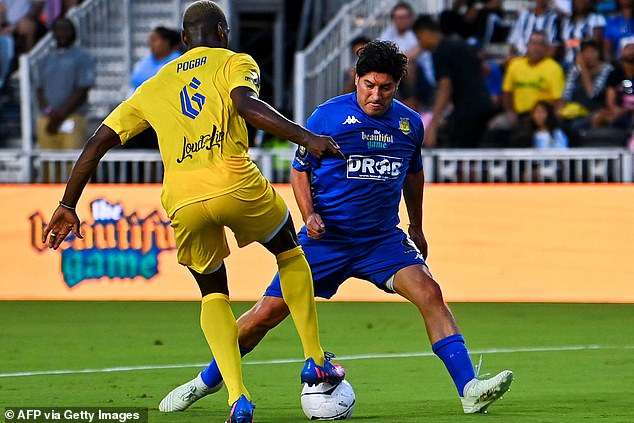 نبرد رونالدینیو و روبرتو کارلوس در میامی/عکس