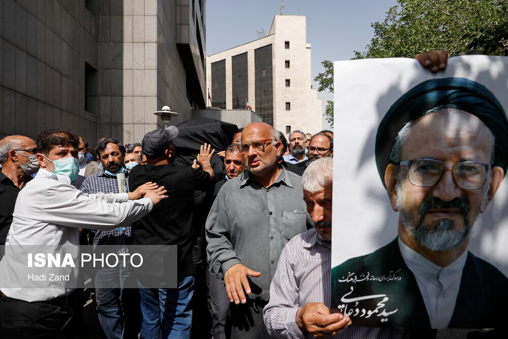 پیکر حجت الاسلام سیدمحمود دعایی به خاک سپرده شد