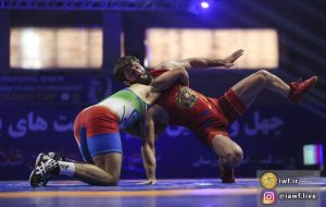 یک طلا و سه نقره فرنگی کاران نوجوان در آسیا