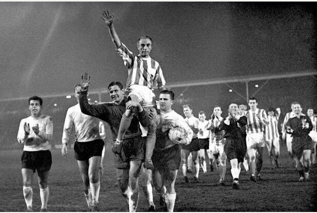 وداع‌ پیرمردها با مستطیل سبز