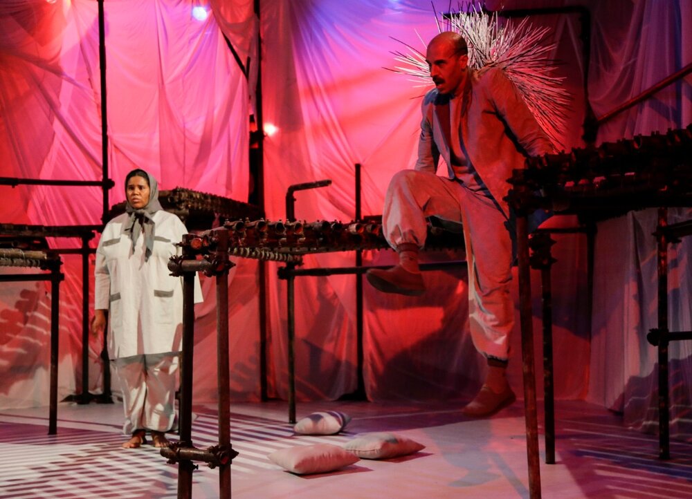 تمدید نمایش «بی چرا زندگان» 