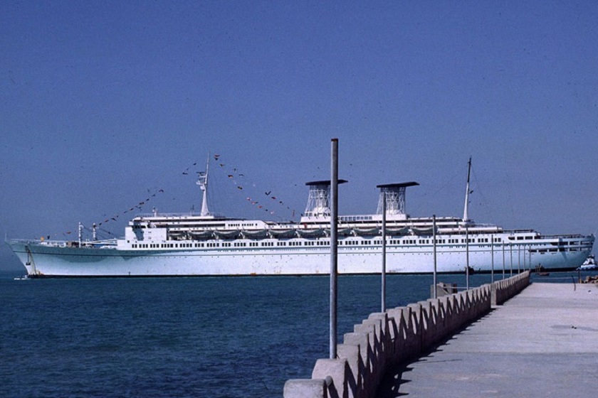 ورود کشتی رافائل به ایران