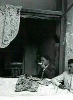 تصویری کم دیده شده از نانوایی سنگکی و بربری در تهران ۱۲۰ سال پیش / نانوایی در دوره قاجار این شکلی بود + عکس