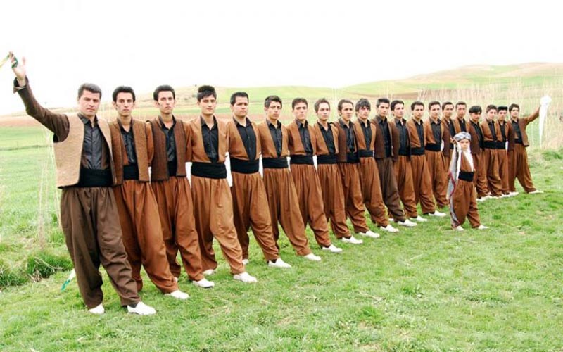 لباس محلی مردان کرد