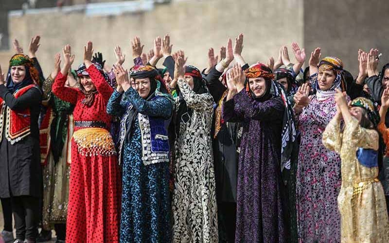 لباس محلی زنان لر