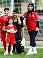 فوتبال بازی کردن علیرضا بیرانوند با همسر و فرزندانش وسط ورزشگاه! + فیلم