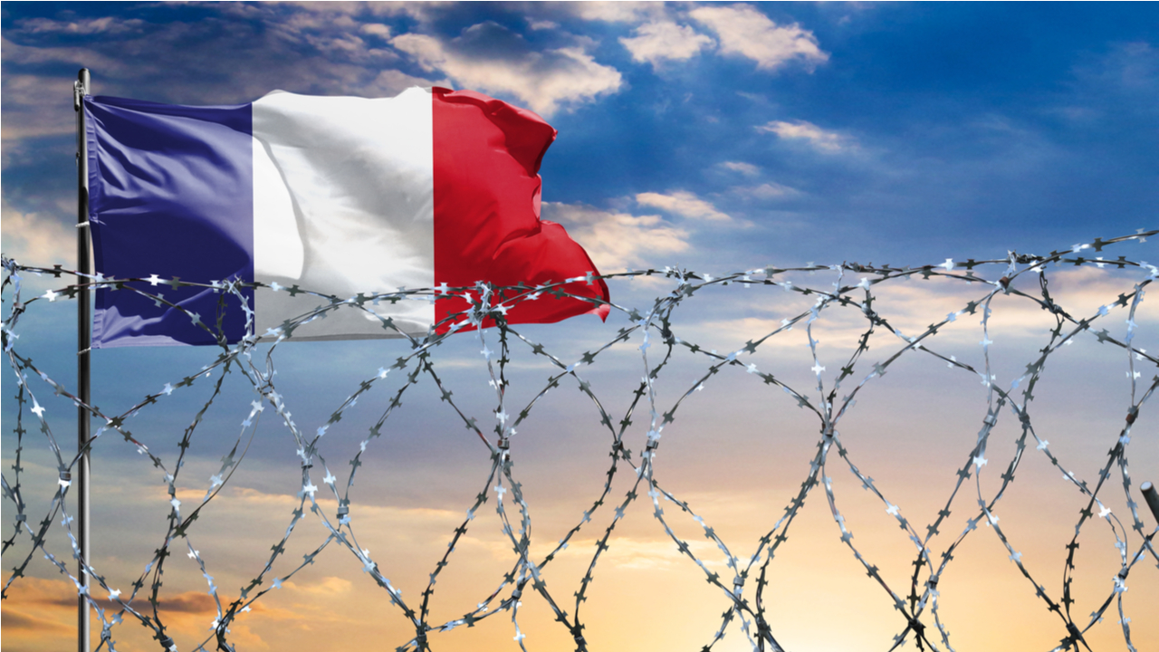 الکساندر وینیک در فرانسه زندانی است اما آزادی در چشم نیست