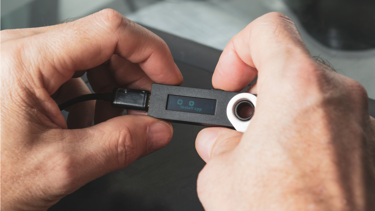 تقاضا برای کیف پول های رمزنگاری سخت افزاری در میان محدودیت های ارزی در روسیه افزایش می یابد