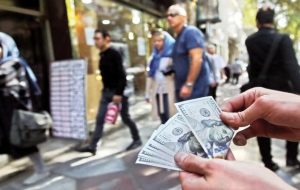 قاچاق دلار از تهران به سلیمانیه / رشد ۱۰ درصدی قیمت دلار نیمایی