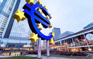 تورم اتحادیه اروپا به بالاترین حد خود می رسد و خطرات رکود اقتصادی را افزایش می دهد