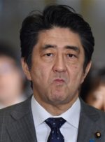 رسانه های ژاپن گزارش دادند که تیراندازی در مجاورت نخست وزیر سابق آبه شلیک شده است