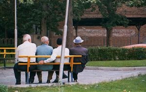 سازمان تامین اجتماعی نیروهای مسلح عقب‌نشینی کرد؟ / دخترانِ مجرد مستمری را کامل می‌گیرند؟