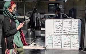 مستاجران شاکی به این شماره تماس بگیرند