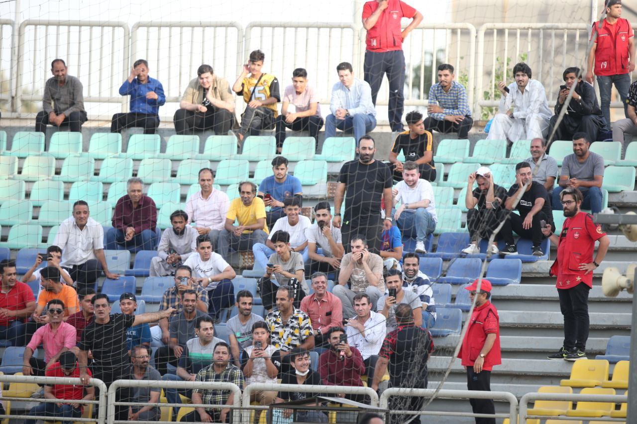 میهمانان ویژه در اولین تمرین سرخپوشان/عکس