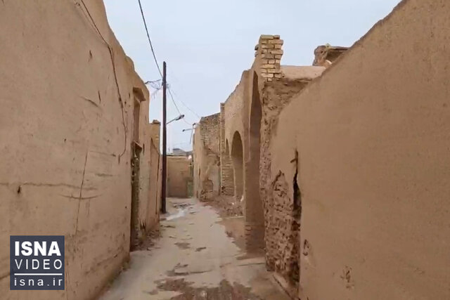 ویدئو / اولین شهر خشتی دنیا در محاصره آب