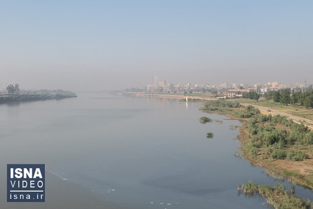 ویدئو / دود آتش هورالعظیم به شهرهای خوزستان رسید