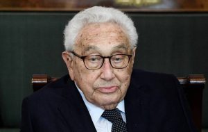 کیسینجر: بازگشت به برجام خطرناک است!